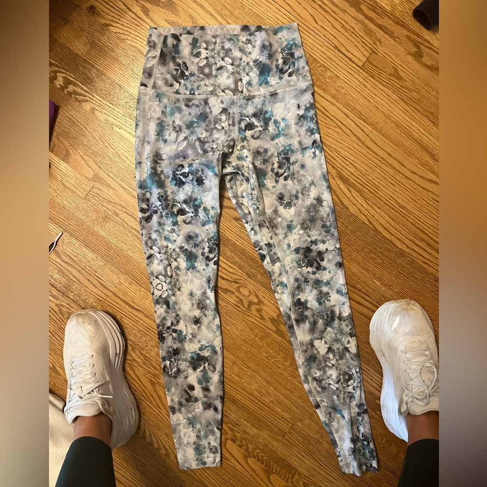 Lululemon align “kaleidofloral multi” leggings 28’